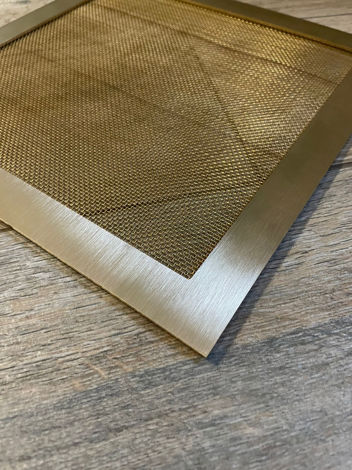 Вентиляционная решетка латунная LR-12 250х250